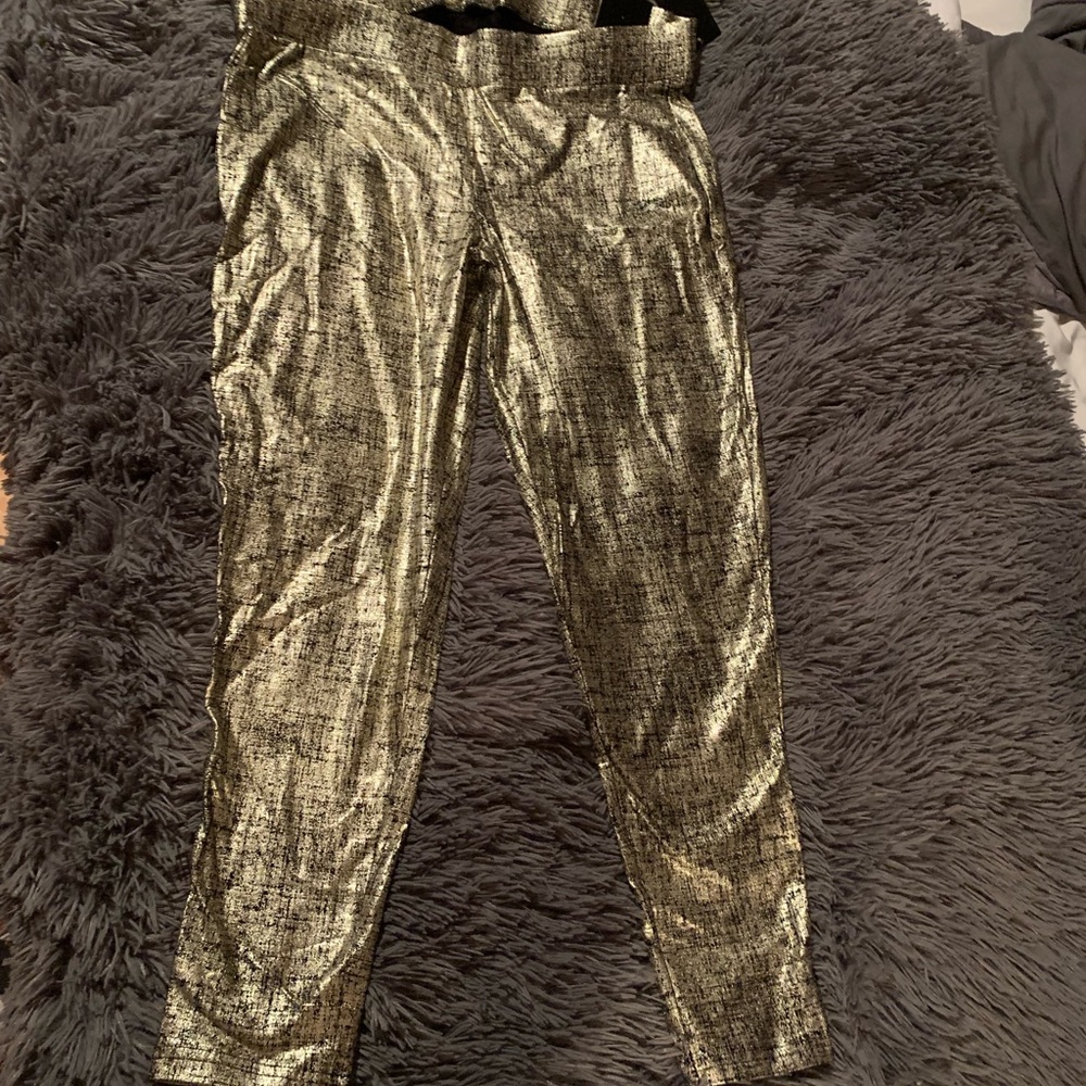 NWT Torrid Leggings. Size 2. Gold with Black.